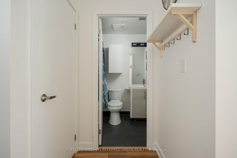 Photo 7 at 405 - 205 Manning Avenue, Bellwoods, Toronto