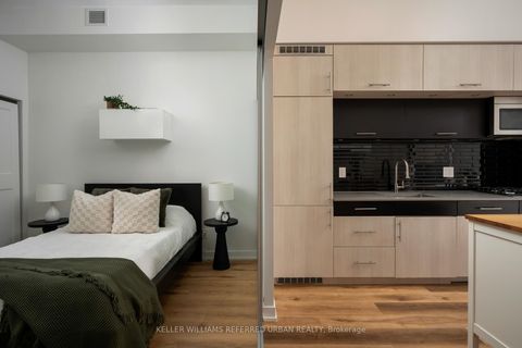 Photo 16 at 405 - 205 Manning Avenue, Bellwoods, Toronto