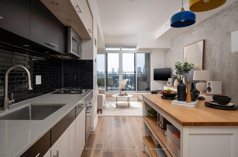 Photo 17 at 405 - 205 Manning Avenue, Bellwoods, Toronto