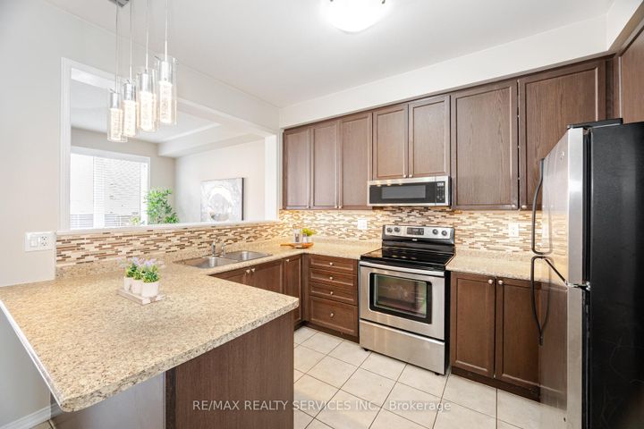 Photo 8 at 162 Sussexvale Drive, Wellington, Brampton