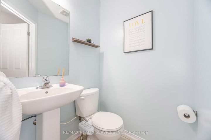 Photo 18 at 162 Sussexvale Drive, Wellington, Brampton