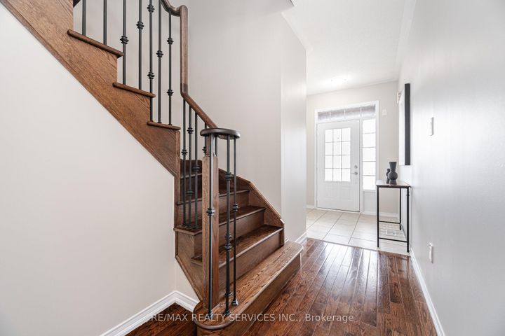 Photo 19 at 162 Sussexvale Drive, Wellington, Brampton