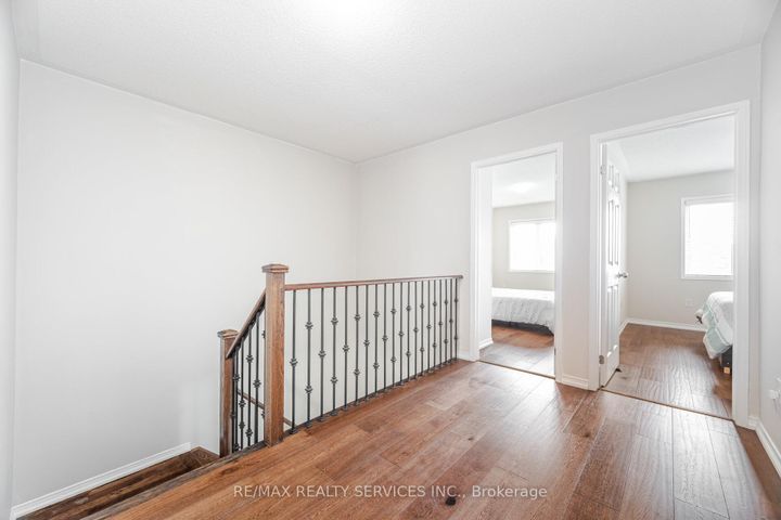 Photo 20 at 162 Sussexvale Drive, Wellington, Brampton