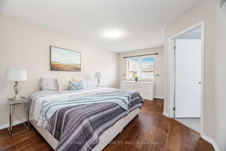 Photo 22 at 162 Sussexvale Drive, Wellington, Brampton
