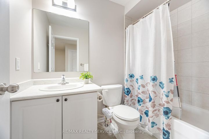 Photo 31 at 162 Sussexvale Drive, Wellington, Brampton