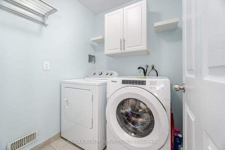 Photo 32 at 162 Sussexvale Drive, Wellington, Brampton