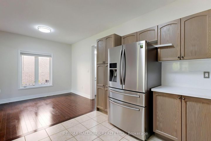 Photo 5 at 138 Olde Bayview Avenue, Oak Ridges Lake Wilcox, Richmond Hill