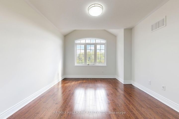 Photo 23 at 138 Olde Bayview Avenue, Oak Ridges Lake Wilcox, Richmond Hill
