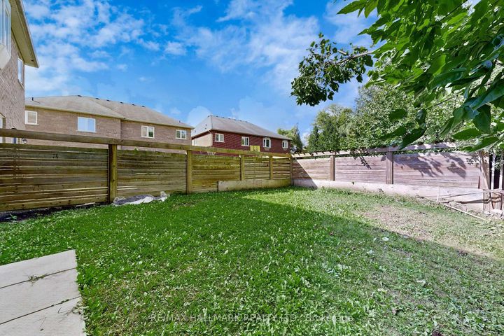 Photo 35 at 138 Olde Bayview Avenue, Oak Ridges Lake Wilcox, Richmond Hill