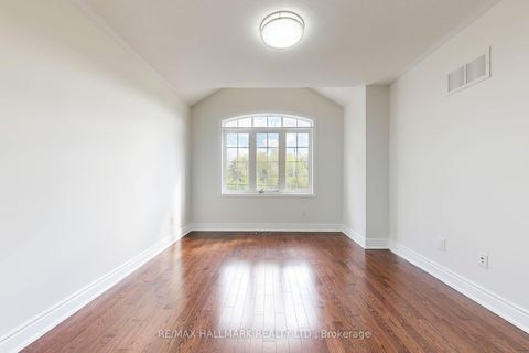 Photo 23 at 138 Olde Bayview Avenue, Oak Ridges Lake Wilcox, Richmond Hill