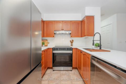 Photo 3 at 301 - 11 Oneida Crescent, Langstaff, Richmond Hill