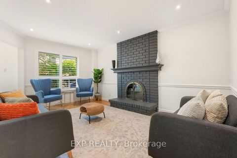 Photo 4 at 105 Warner Drive, BR Bronte, Oakville