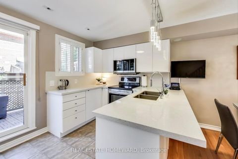 Photo 3 at 257 Milan Street, Moss Park, Toronto