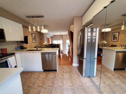 Photo 6 at 257 Milan Street, Moss Park, Toronto