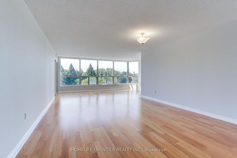 Photo 10 at 411 - 7300 Yonge Street, Yorkhill, Vaughan