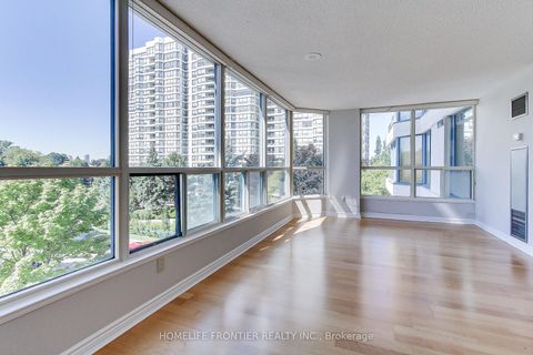 Photo 14 at 411 - 7300 Yonge Street, Yorkhill, Vaughan