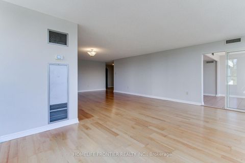 Photo 15 at 411 - 7300 Yonge Street, Yorkhill, Vaughan