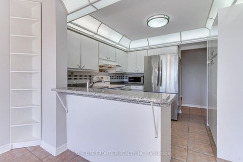 Photo 16 at 411 - 7300 Yonge Street, Yorkhill, Vaughan