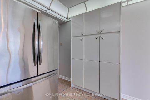 Photo 19 at 411 - 7300 Yonge Street, Yorkhill, Vaughan