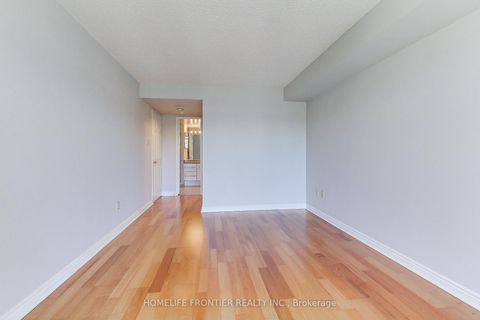 Photo 26 at 411 - 7300 Yonge Street, Yorkhill, Vaughan