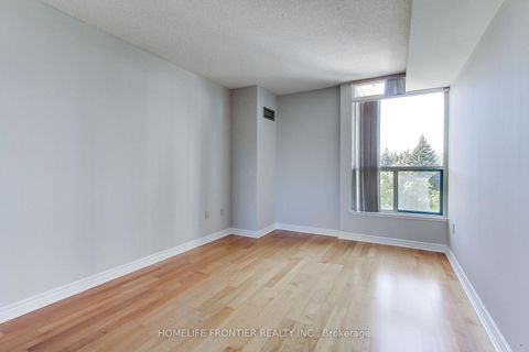 Photo 33 at 411 - 7300 Yonge Street, Yorkhill, Vaughan