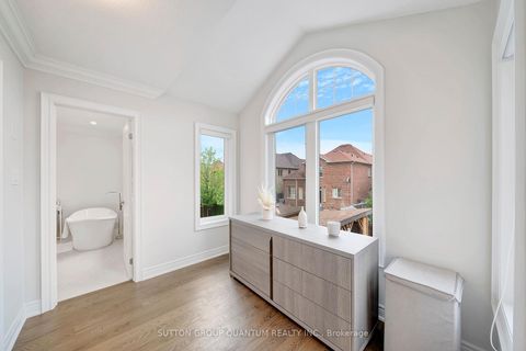 Photo 19 at 2201 Hillmount Drive, WM Westmount, Oakville
