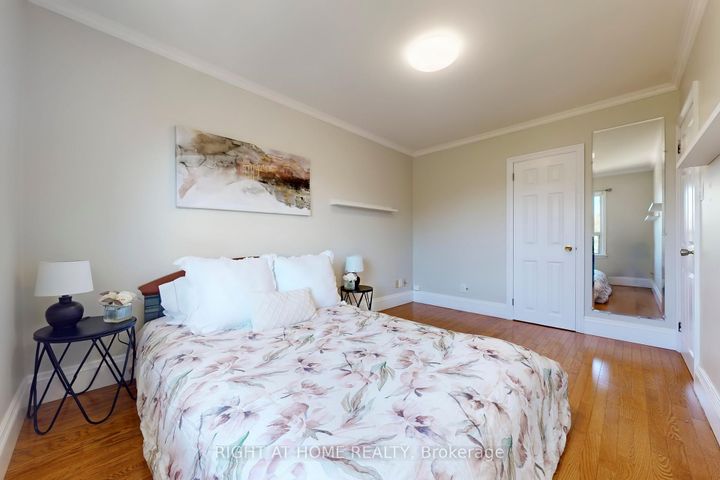 Photo 11 at 118 Treeview Drive, Alderwood, Toronto