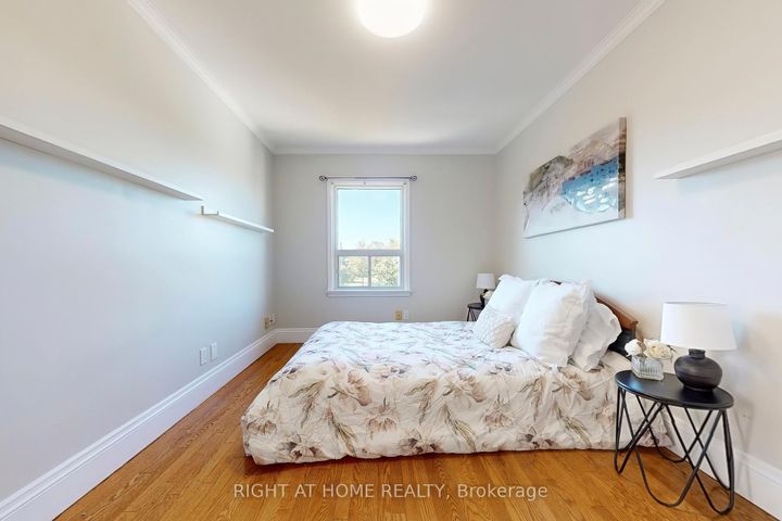 Photo 12 at 118 Treeview Drive, Alderwood, Toronto