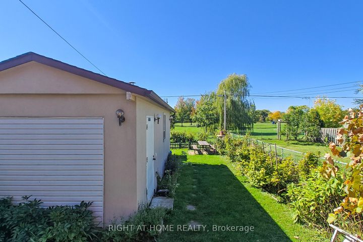 Photo 24 at 118 Treeview Drive, Alderwood, Toronto