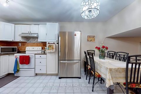 Photo 13 at 7 - 61 Driftwood Avenue, Jane Heights, Toronto