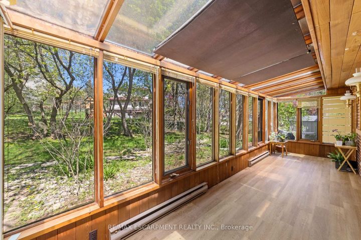 Photo 7 at 1411 Beaufort Drive, Tyandaga, Burlington