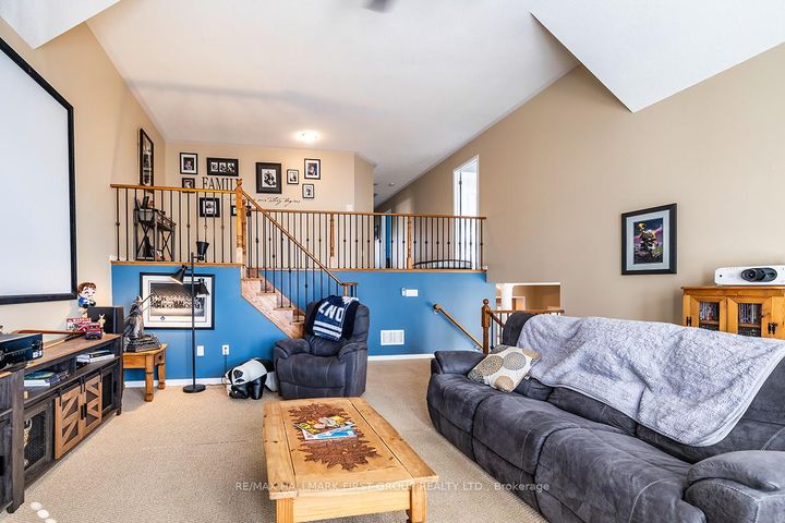 Photo 5 at 1620 Badgley Drive, Taunton, Oshawa