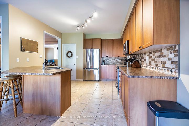 Photo 27 at 1620 Badgley Drive, Taunton, Oshawa