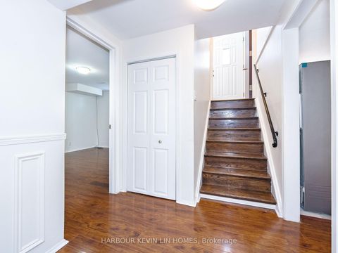 Photo 26 at 30 Foreht Crescent, Aurora Heights, Aurora