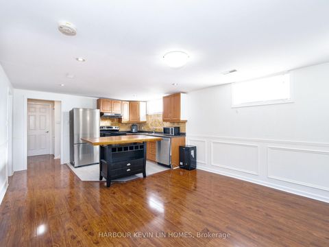 Photo 30 at 30 Foreht Crescent, Aurora Heights, Aurora