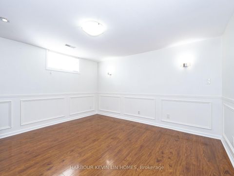 Photo 33 at 30 Foreht Crescent, Aurora Heights, Aurora