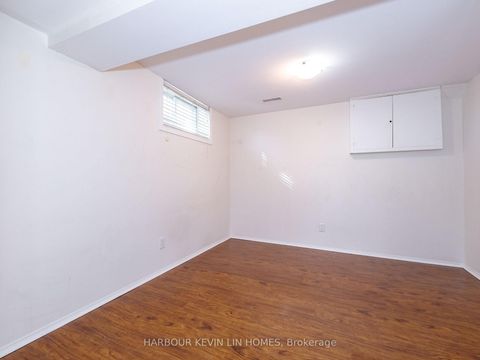 Photo 34 at 30 Foreht Crescent, Aurora Heights, Aurora