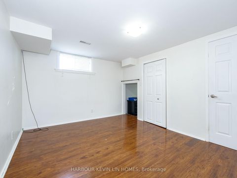 Photo 41 at 30 Foreht Crescent, Aurora Heights, Aurora