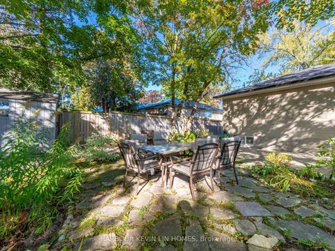 Photo 46 at 30 Foreht Crescent, Aurora Heights, Aurora