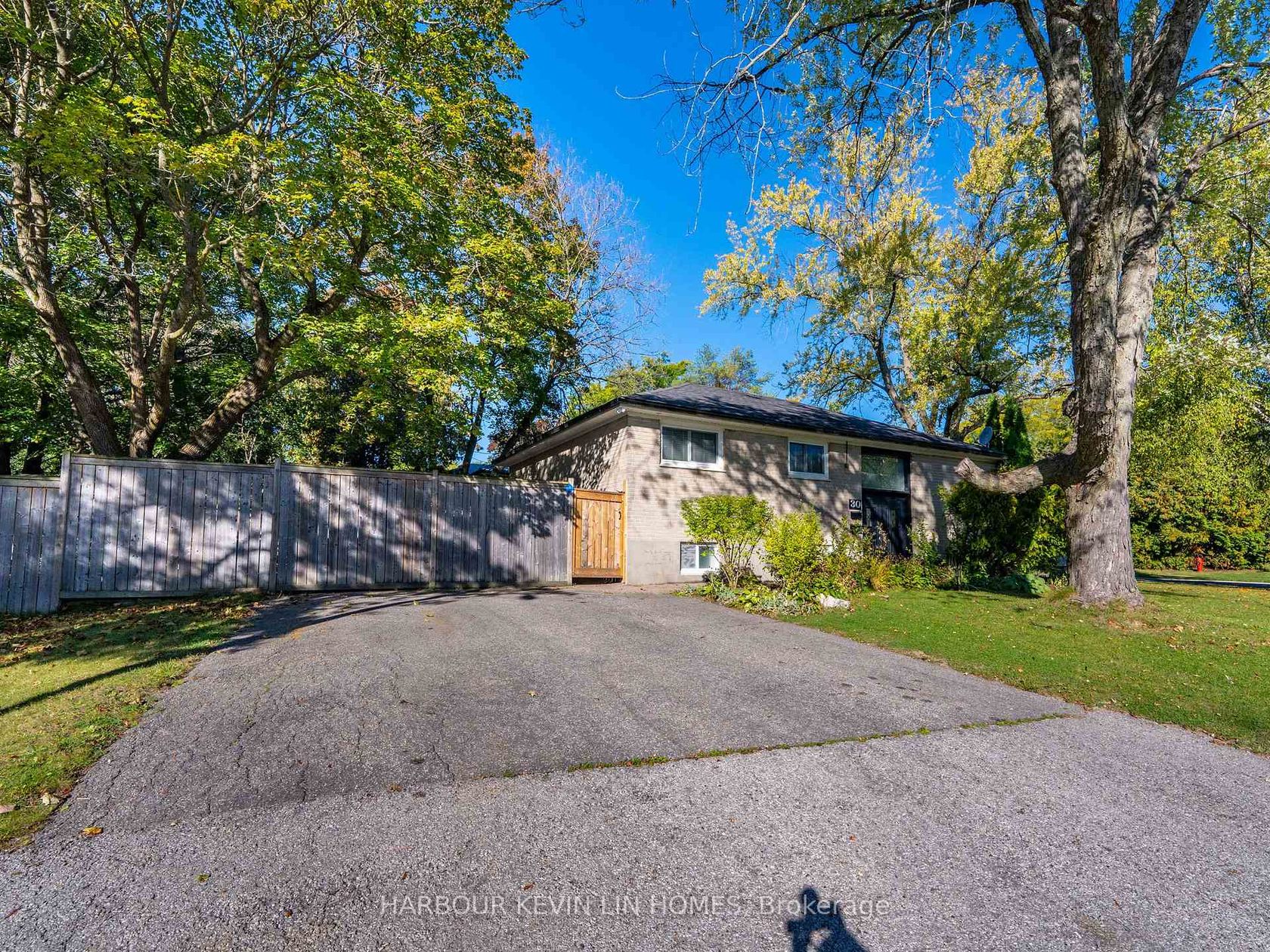 30 Foreht Crescent, Aurora Heights, Aurora 