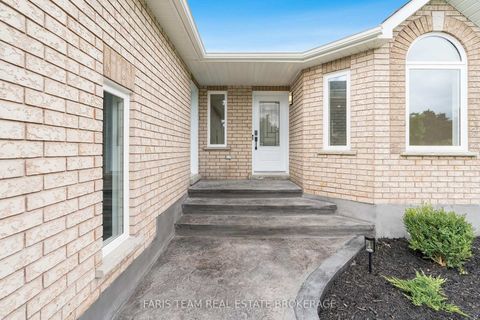 Photo 3 at 233 Wessenger Drive, Holly, Barrie