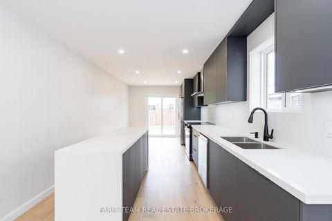 Photo 6 at 233 Wessenger Drive, Holly, Barrie