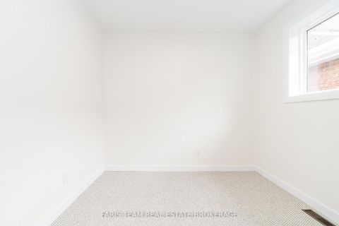 Photo 22 at 233 Wessenger Drive, Holly, Barrie