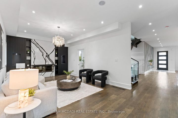 Photo 11 at 193 Mateo Place, Cooksville, Mississauga
