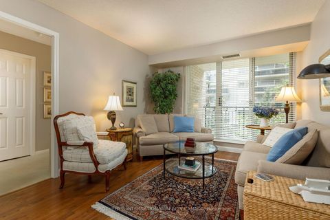 Photo 5 at 301 - 188 Redpath Avenue, Mount Pleasant West, Toronto
