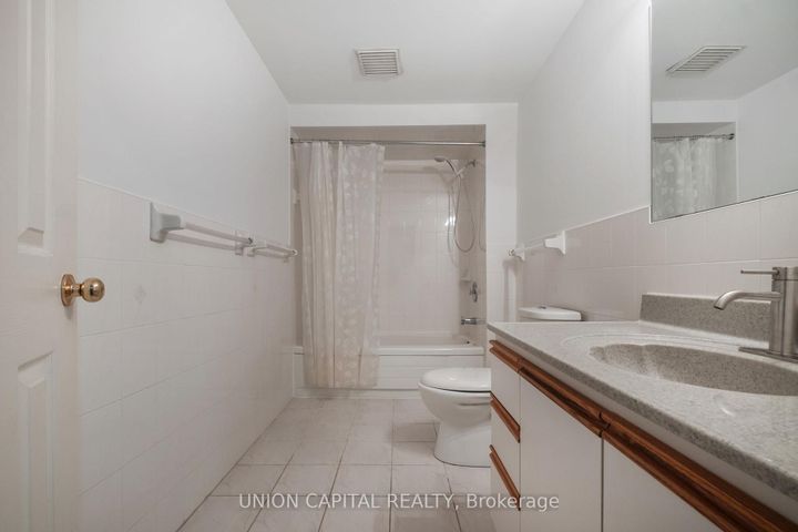 Photo 33 at 58 Horizon Court, Doncrest, Richmond Hill