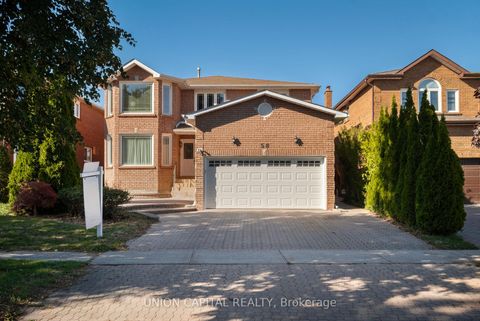 Photo 1 at 58 Horizon Court, Doncrest, Richmond Hill
