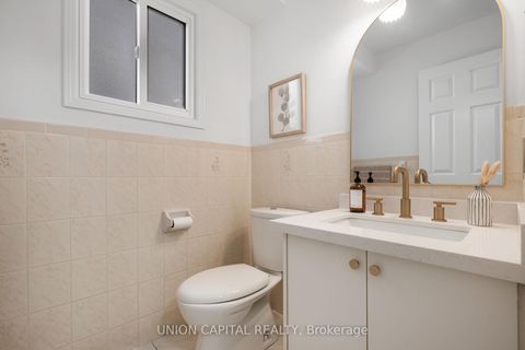 Photo 17 at 58 Horizon Court, Doncrest, Richmond Hill