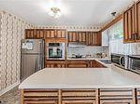 Photo 13 at 545 SANDBROOK Road, WO West, Oakville