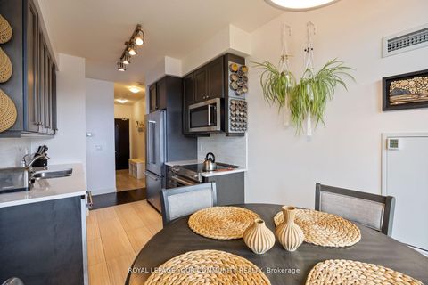 Photo 17 at 611 - 825 Church Street, Moore Park, Toronto